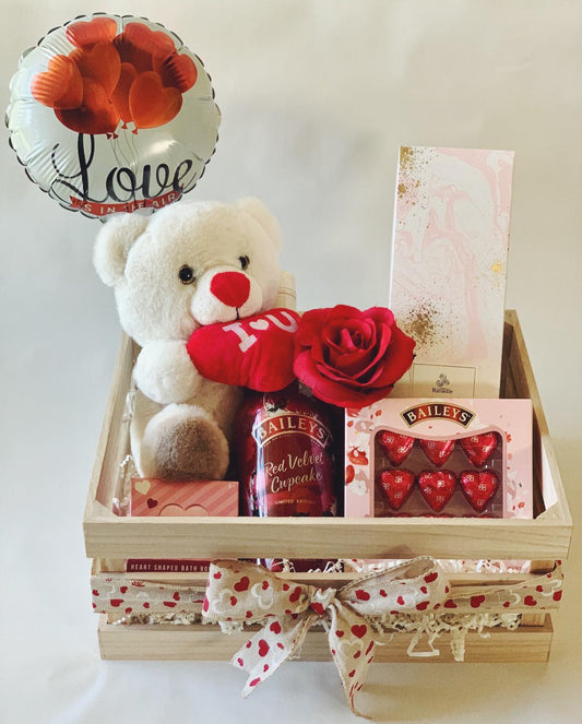 StrawBEARy Kisses Hamper